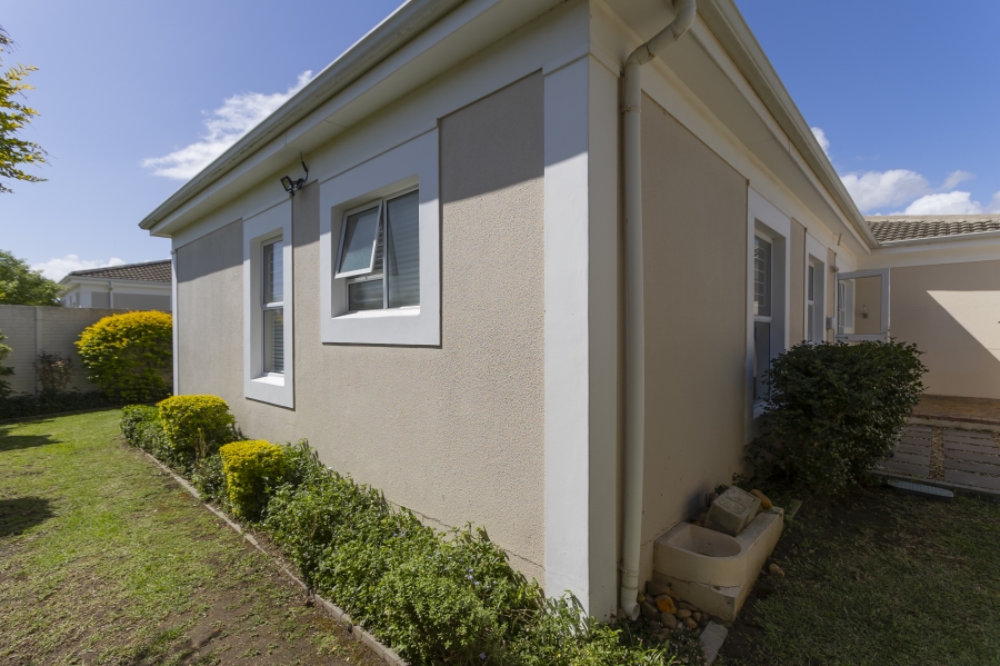 To Let 3 Bedroom Property for Rent in Heritage Park Western Cape